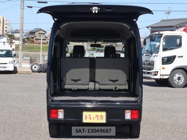 Suzuki EVERY 2018-04 4638838-11