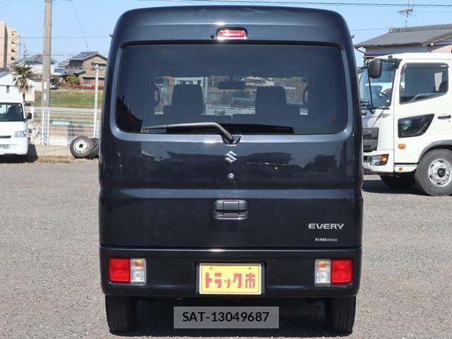 Suzuki EVERY 2018-04 4638838-5