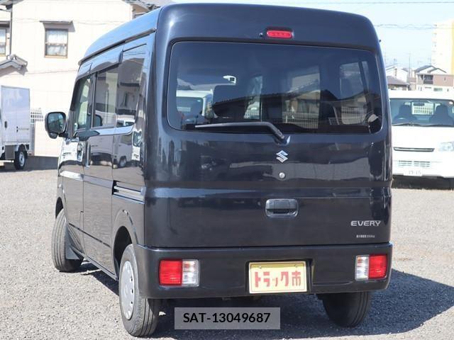 Suzuki EVERY 2018-04 4638838-6
