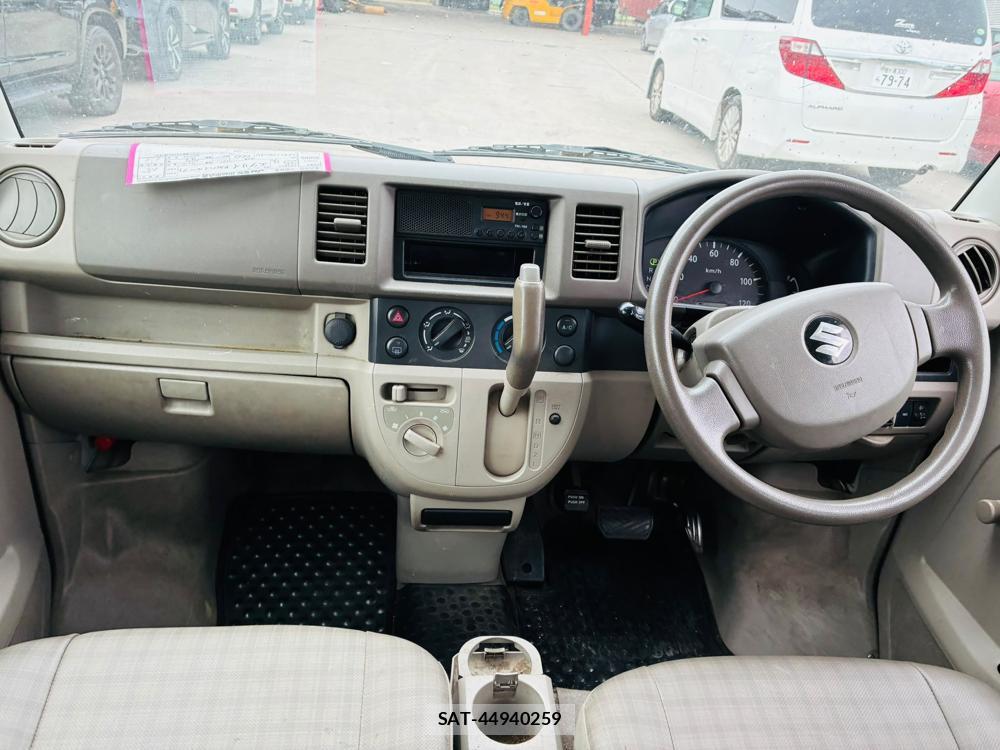 Suzuki EVERY 2013-09 7842095-10