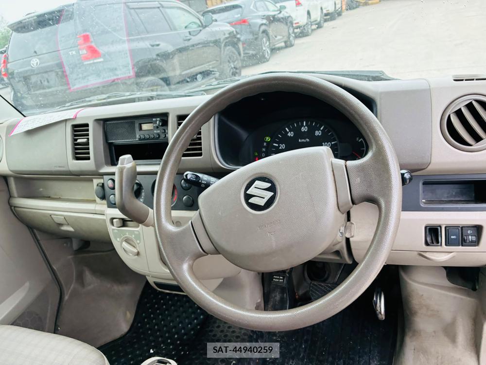 Suzuki EVERY 2013-09 7842095-12