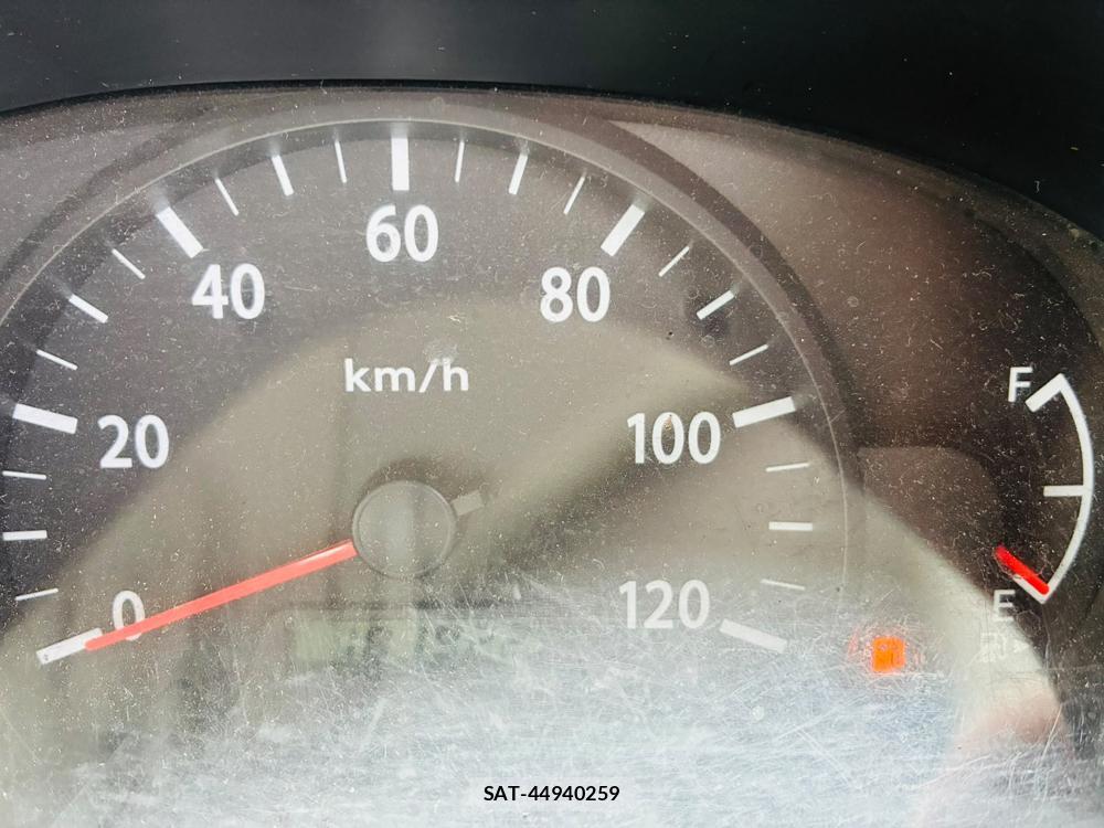 Suzuki EVERY 2013-09 7842095-13