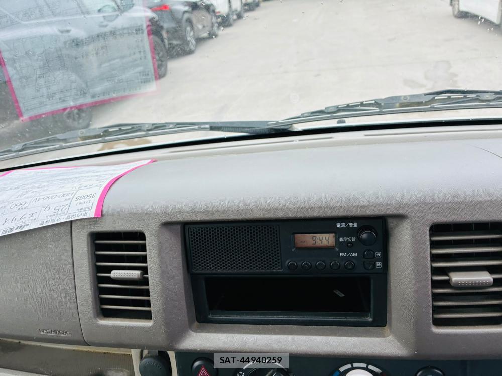 Suzuki EVERY 2013-09 7842095-16