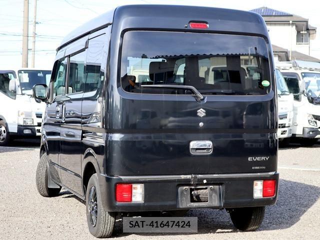 Suzuki EVERY 2017-03 8229868-1