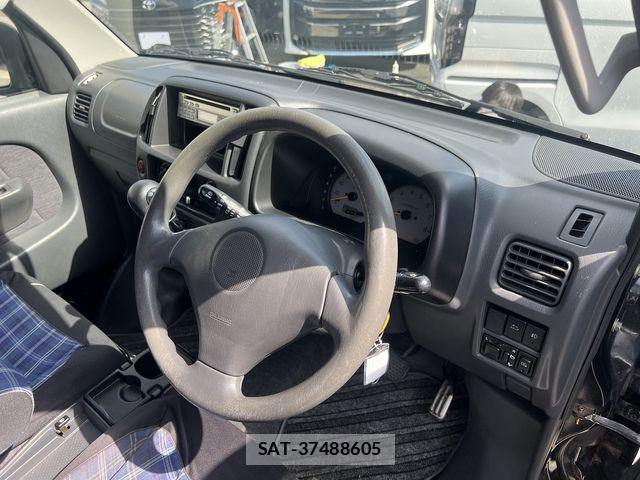 Suzuki EVERY LANDY 2003-03 6526097-9