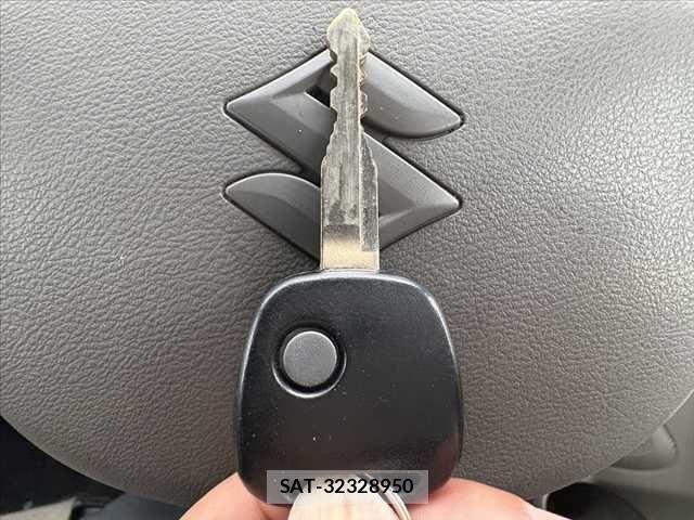 Suzuki EVERY 2021-03 966932-3
