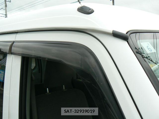 Suzuki EVERY 2014-01 1137959-14