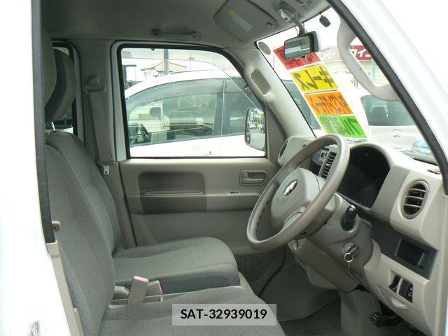 Suzuki EVERY 2014-01 1137959-5