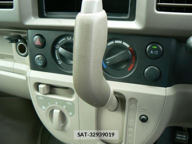 Suzuki EVERY 2014-01 1137959-8