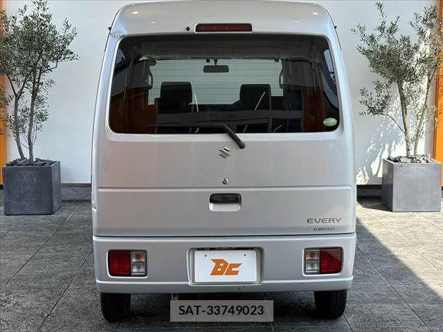 Suzuki EVERY 2010-06 1189360-13