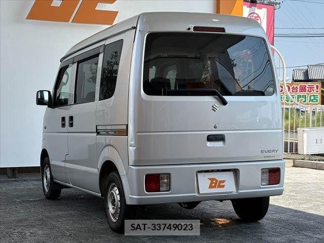 Suzuki EVERY 2010-06 1189360-14