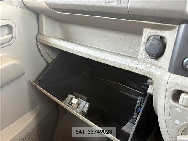 Suzuki EVERY 2010-06 1189360-24