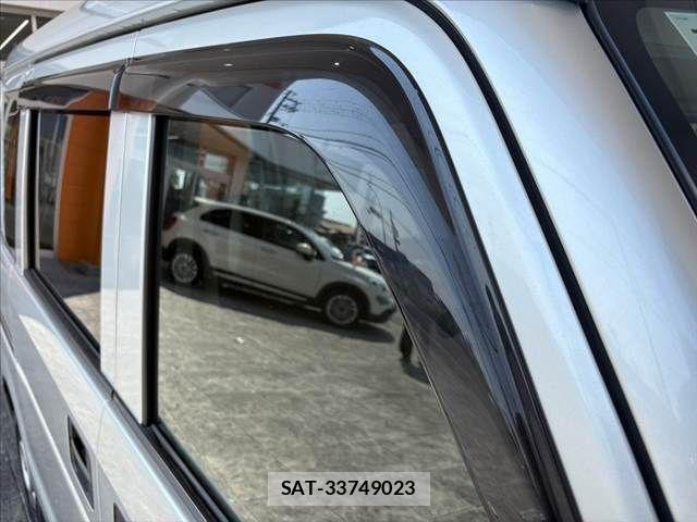 Suzuki EVERY 2010-06 1189360-27