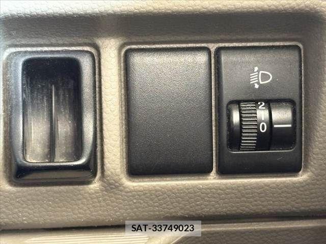 Suzuki EVERY 2010-06 1189360-3