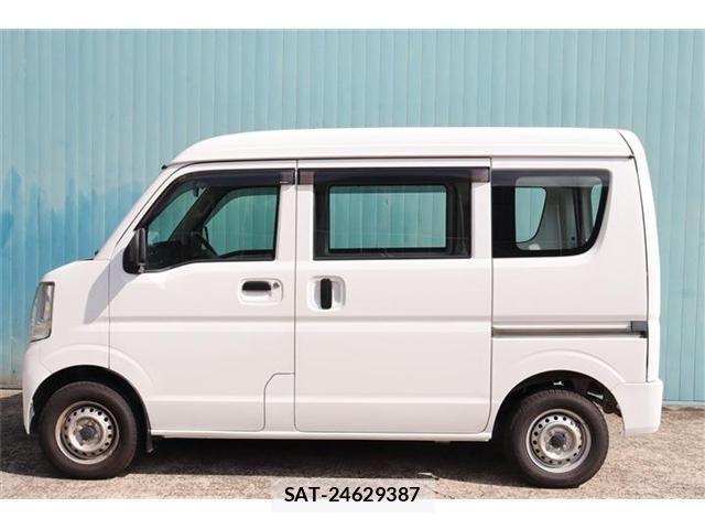 Suzuki EVERY 2018-03 1319475-4