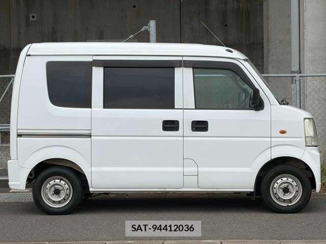 Suzuki EVERY 2009-11 1374620-9