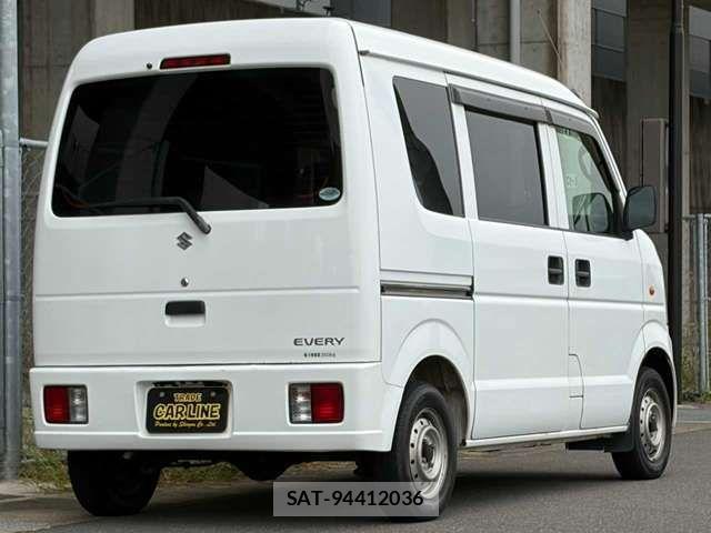 Suzuki EVERY 2009-11 1374620-1