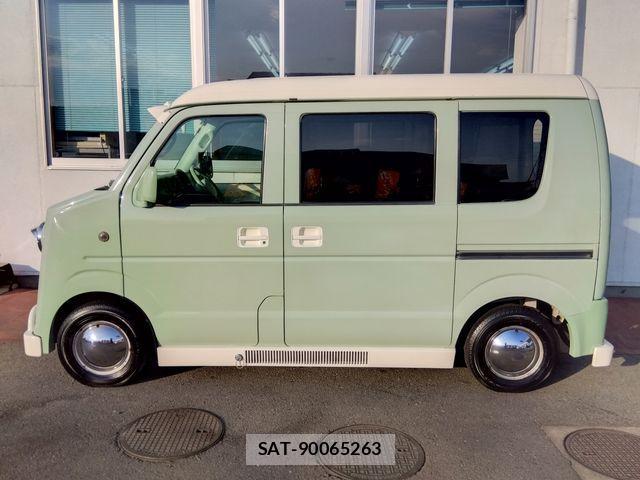 Suzuki EVERY 2005-11 1428396-12