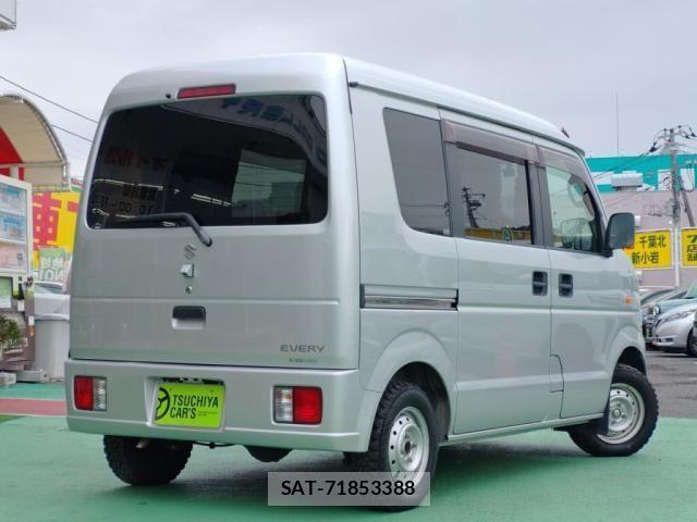 Suzuki EVERY 2014-12 3668781-1
