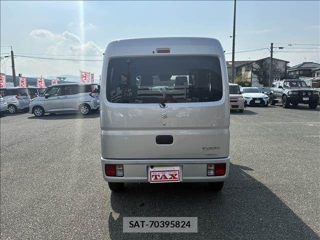 Suzuki EVERY 2023-03 4940702-15