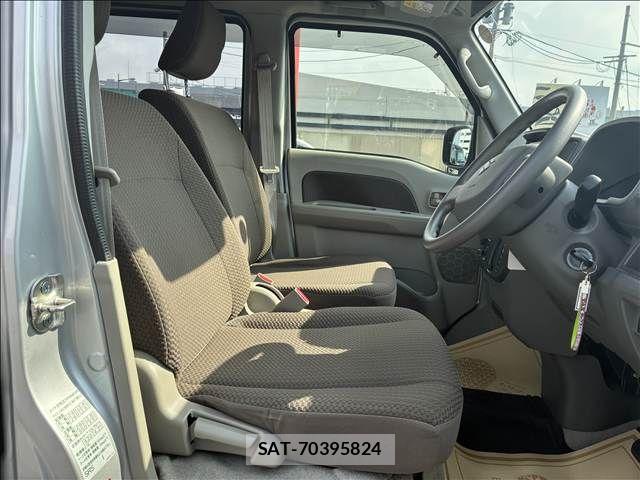 Suzuki EVERY 2023-03 4940702-3
