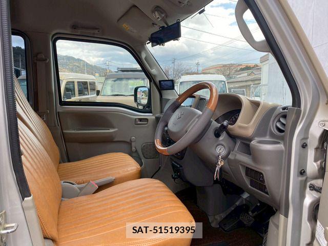 Suzuki EVERY 2016-06 6243924-11