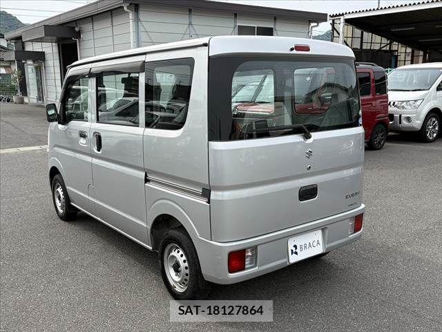 Suzuki EVERY 2018-03 6675891-12