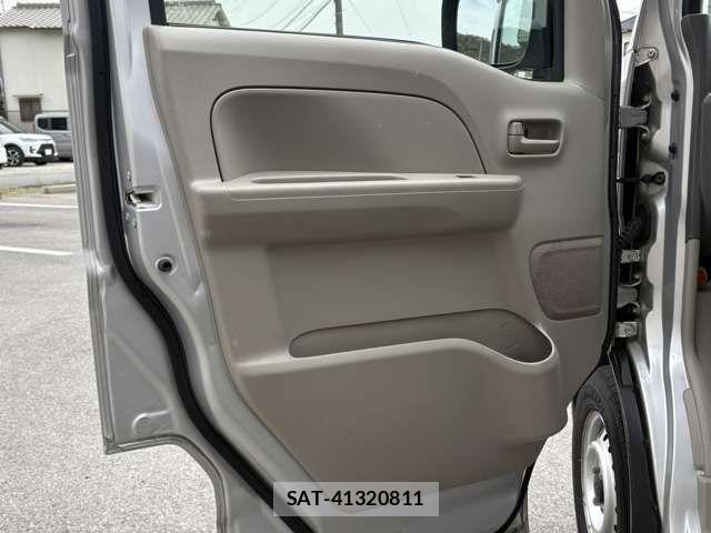 Suzuki EVERY 2022-03 6683765-12