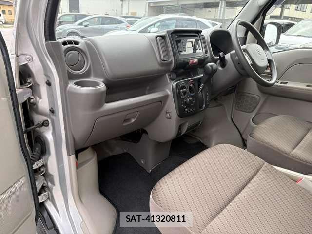 Suzuki EVERY 2022-03 6683765-17