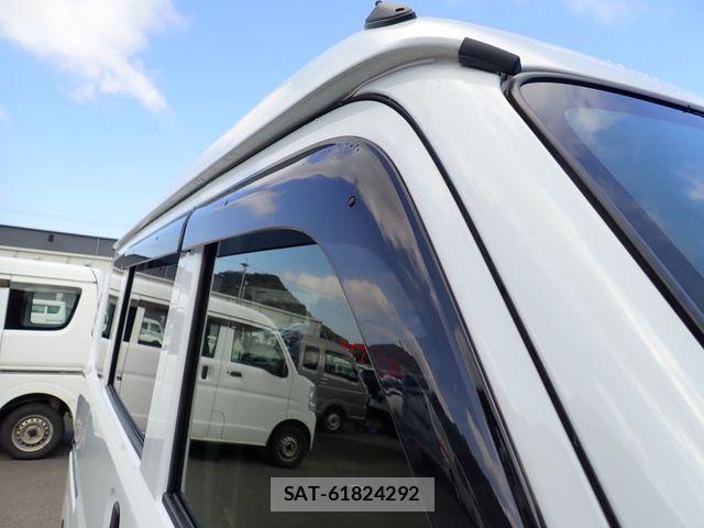 Suzuki EVERY 2020-01 6904878-21