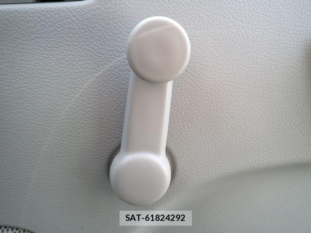 Suzuki EVERY 2020-01 6904878-4