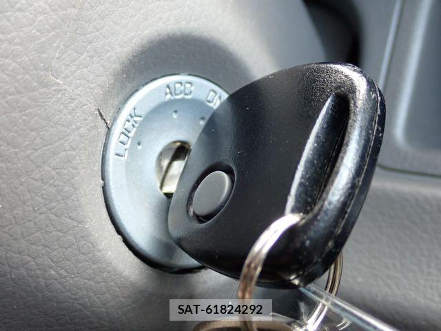 Suzuki EVERY 2020-01 6904878-6