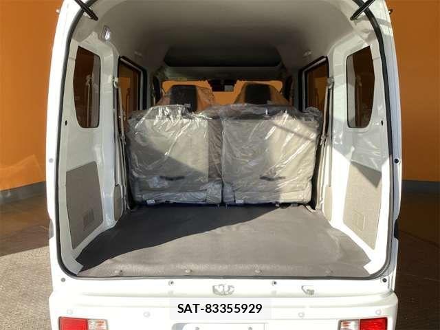Suzuki EVERY 2025-11 6904858-13