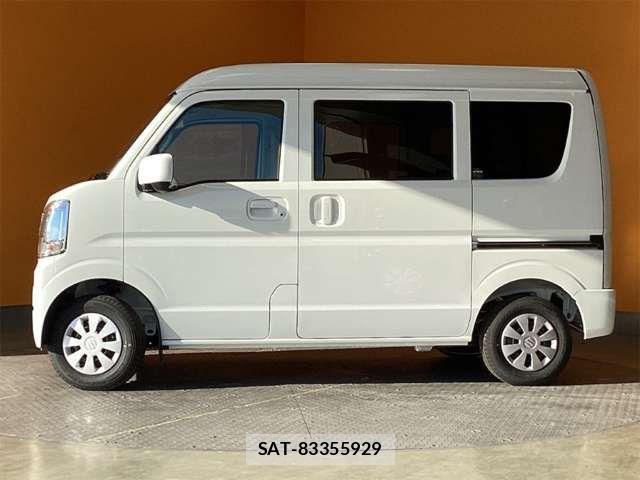 Suzuki EVERY 2025-11 6904858-5