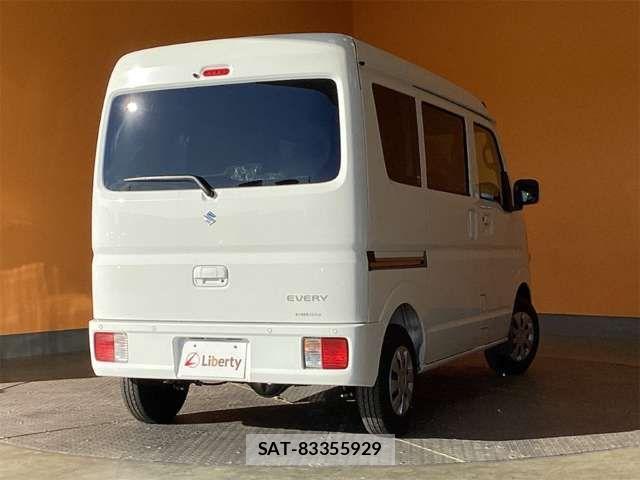 Suzuki EVERY 2025-11 6904858-7