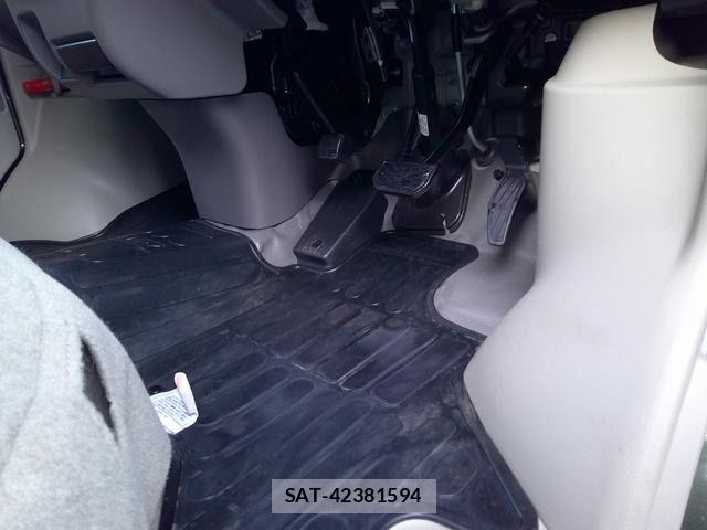 Suzuki EVERY 2020-03 6904873-4