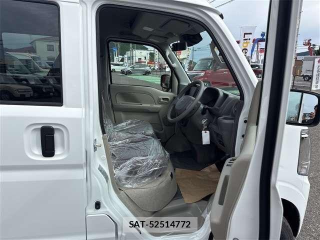 Suzuki EVERY 2025-09 6904865-12
