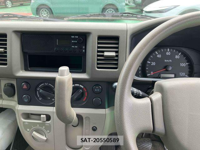 Suzuki EVERY 2014-01 6904877-1