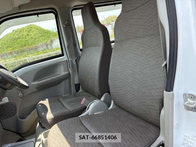 Suzuki EVERY 2020-04 6904888-10