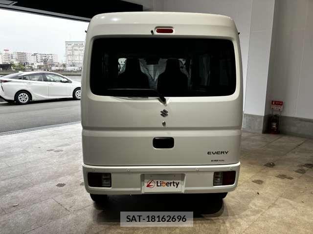 Suzuki EVERY 2026-02 6904864-10