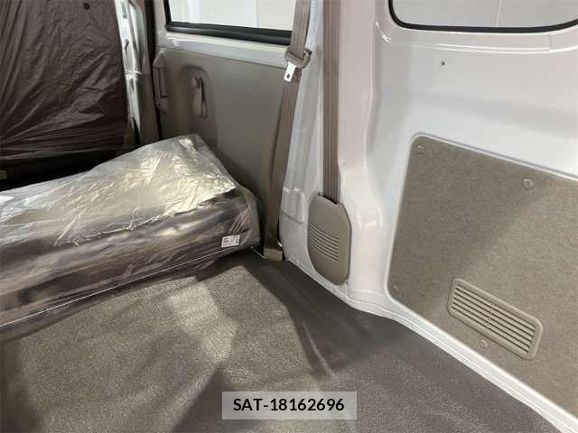 Suzuki EVERY 2026-02 6904864-17