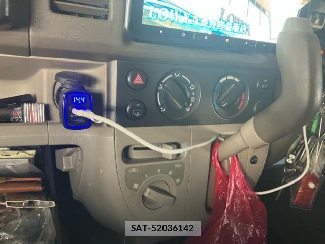 Suzuki EVERY 2012-06 6904909-19