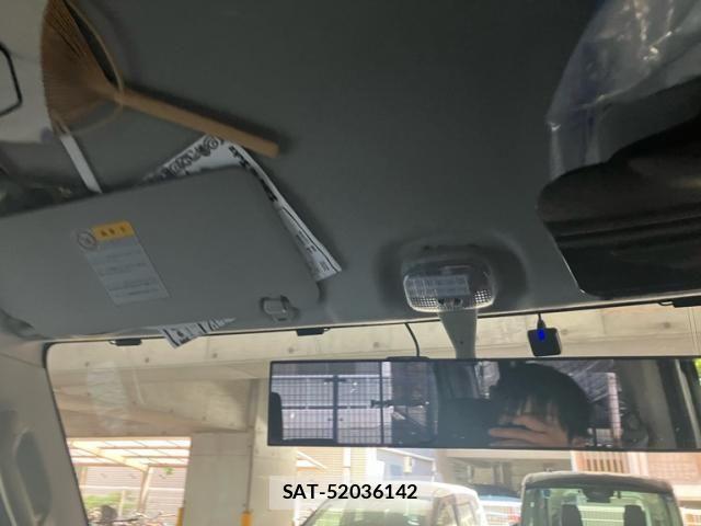 Suzuki EVERY 2012-06 6904909-24