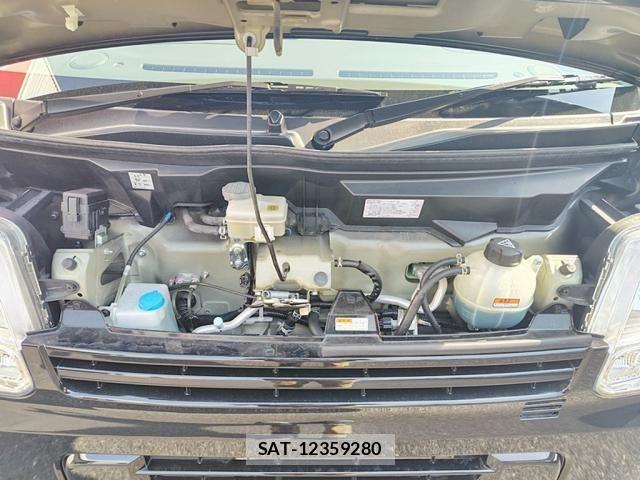 Suzuki EVERY 2023-02 6904871-12