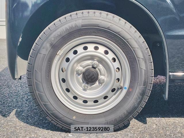 Suzuki EVERY 2023-02 6904871-13