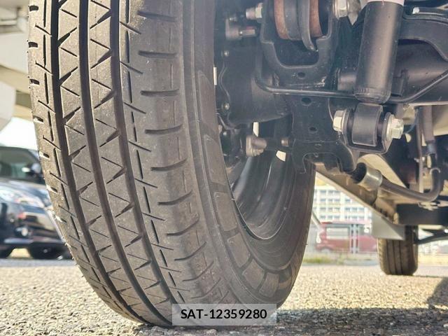 Suzuki EVERY 2023-02 6904871-15