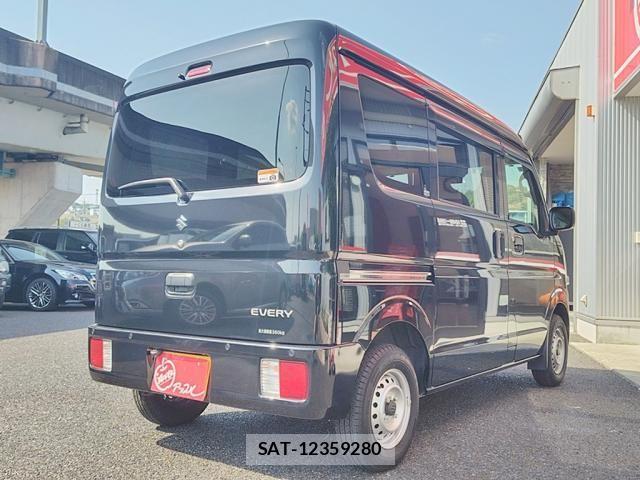 Suzuki EVERY 2023-02 6904871-4