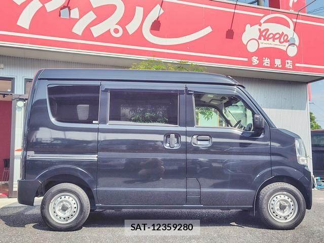 Suzuki EVERY 2023-02 6904871-7