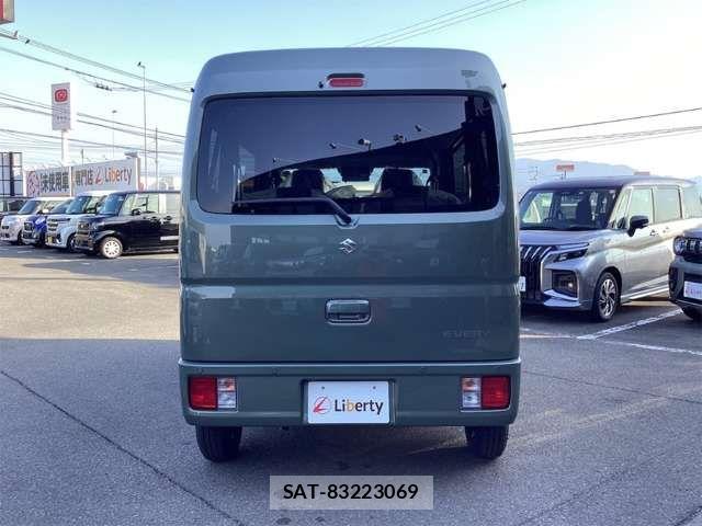 Suzuki EVERY 2025-12 6904861-17