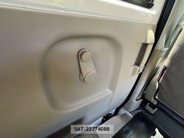 Suzuki EVERY 2022-03 6993460-15